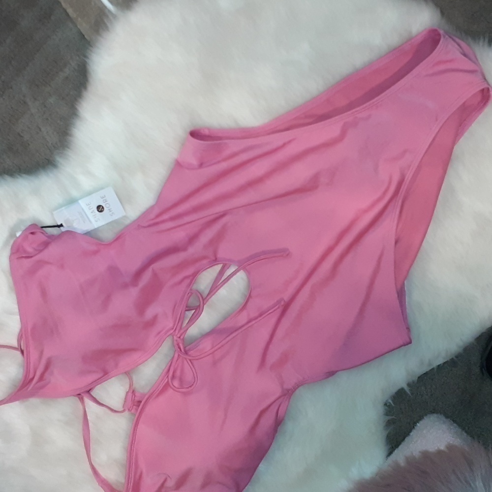 NWT- BARBIE PINK Swimsuit $22 or $692? - Picture 2 of 7